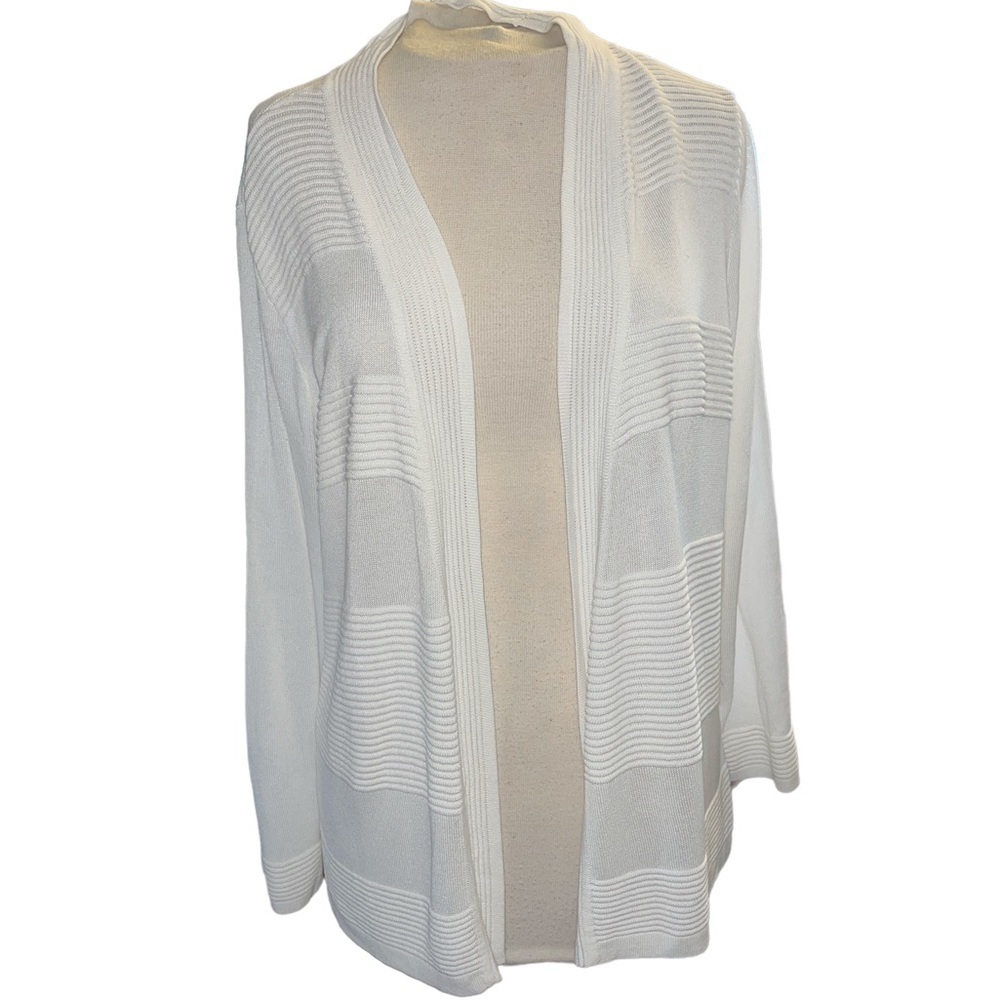 NWT!! CYRUS light weight sweater jacket. Color white  size M.  NWT!!! - Picture 3 of 12